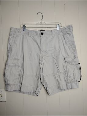 Tommy Hilfiger Light Khaki Cargo Shorts - Utility Pockets